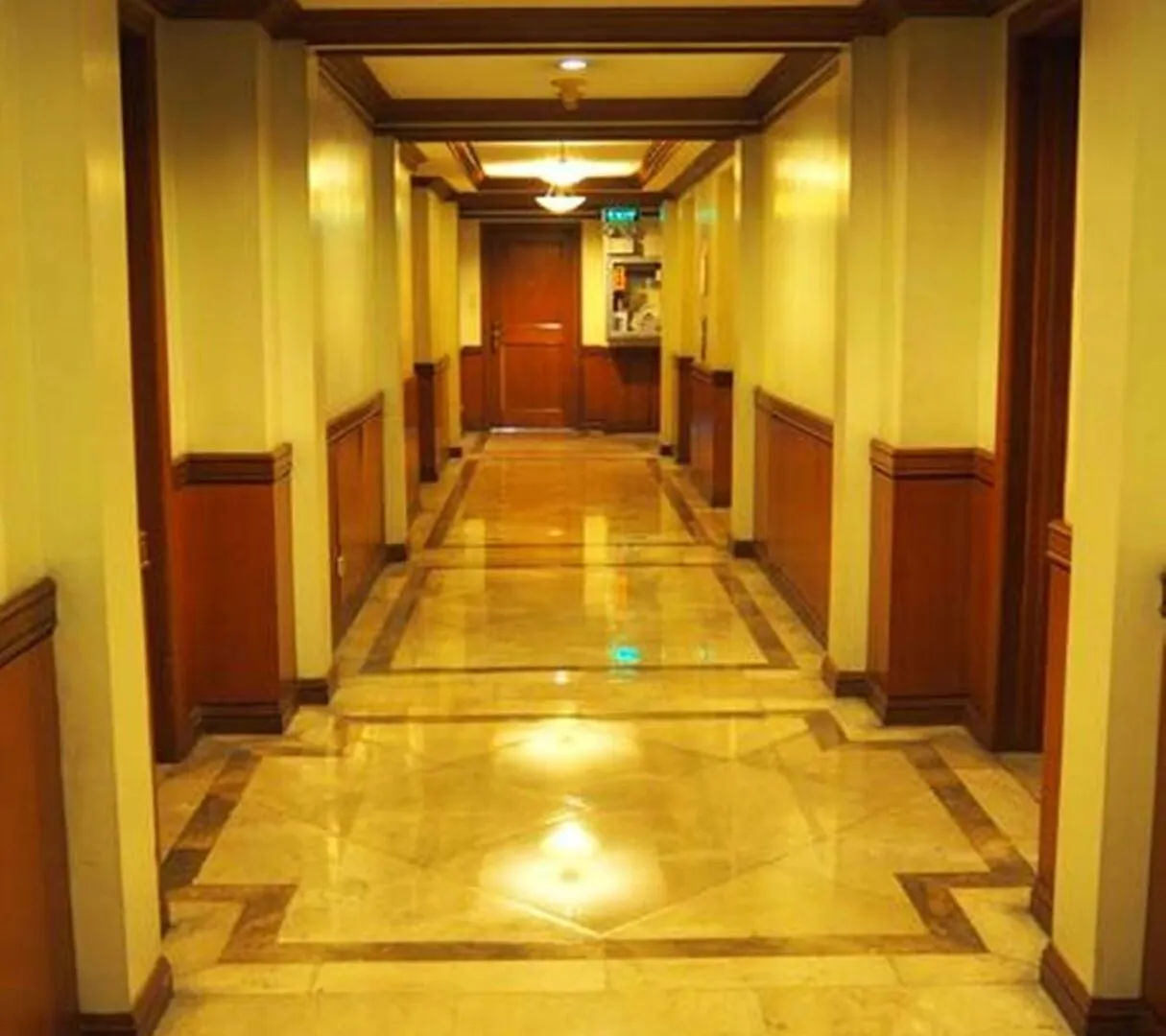 Suites De Marina Manila With Netflix Apartment