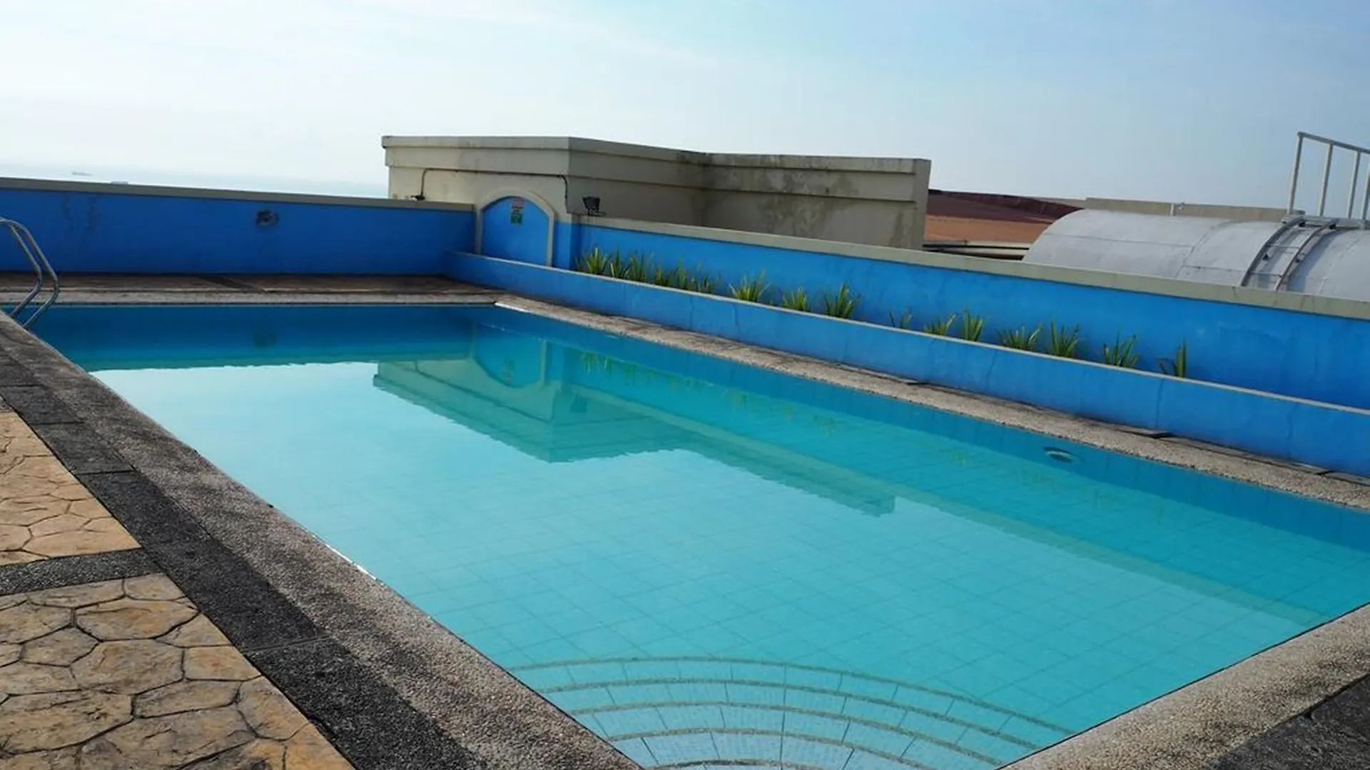 Suites De Marina Manila With Netflix Apartment