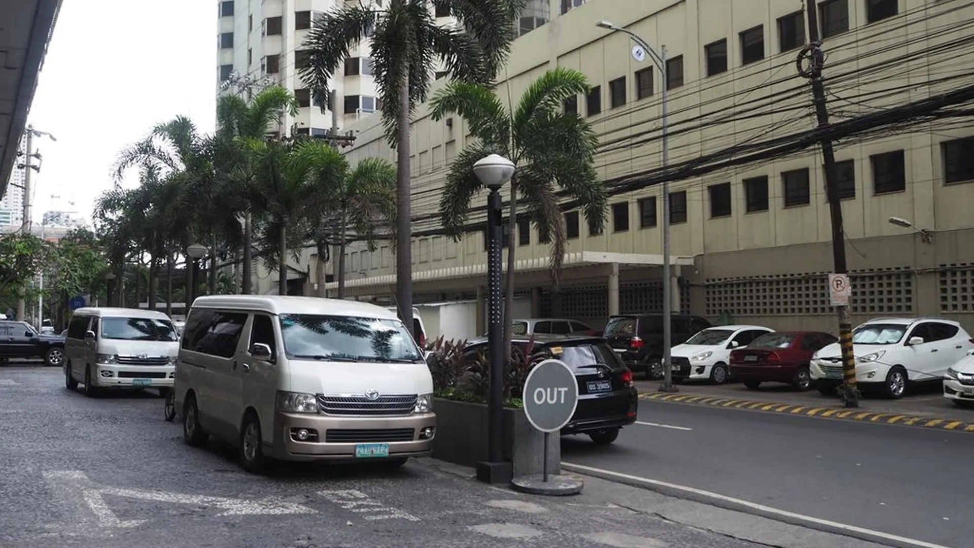 Suites De Marina Manila With Netflix